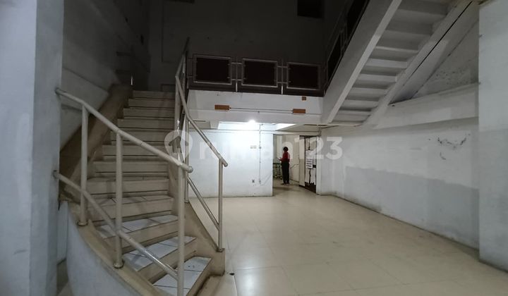 Strategic! City Center Shop House Suitable for All Businesses in the Bustling Otista Area, Bandung