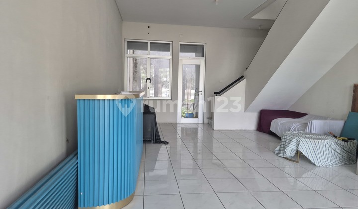 Rent Luck! 2-Story Shop House in a Strategic Location in the Kota Baru Parahyangan Area, Bandung 2