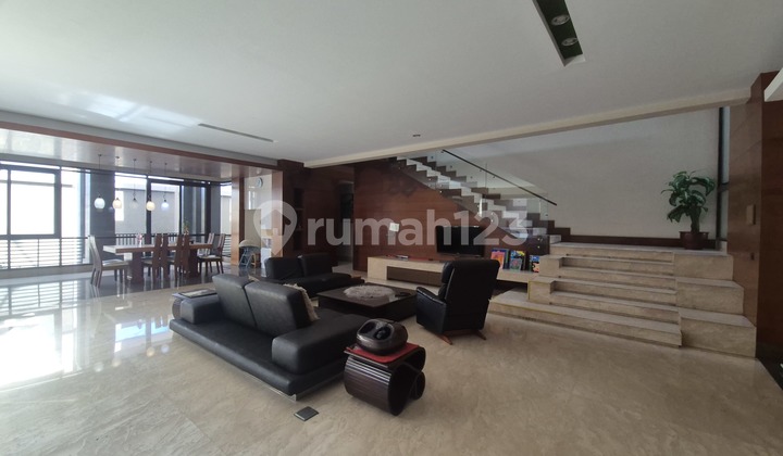 Harga Lebih Murah! For Rent, Rumah Mewah Dengan Fasilitas Lengkap di Mainroad Singgasana, Mekar Wangi, Bandung