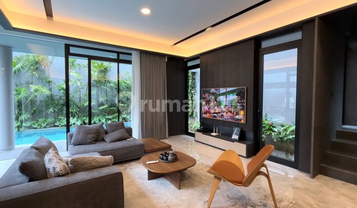 Luxury House For Sale, Rumah Berdesain Modern Dengan Kolam Renang Cakep Di Paramawati, Bandung