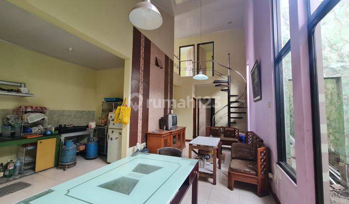 Dibawah NJOP! Rumah Tinggal Terawat dan Rapi di jalan elang, 10 menit ke paskal 23 ditengah Kota Bandung