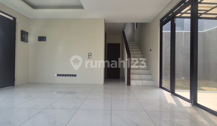 For Sale Rumah Baru 2 Lantai Lokasi di Tatar Paling Favorite, Kota Baru Parahyangan, Bandung