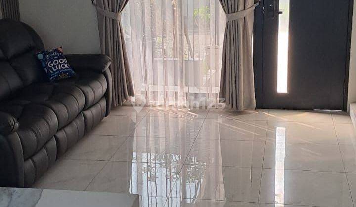 For Rent.. Rumah Cantik 2 Lantai Di Kawasan Top Kota Baru Parahyangan, Bandung