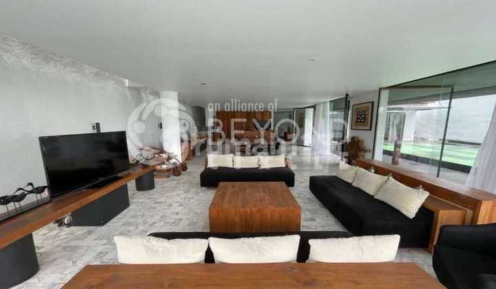 Luxury House Sudah Berfurniture Lengkapp Di Kawasan Beken Kota Baru Parahyangan, Bandung