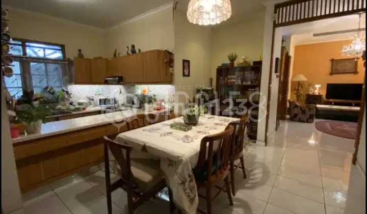 Hot Sale! Beautiful and Serene House in a Quiet Area, Griya Mas, Pasteur Area, Bandung 2