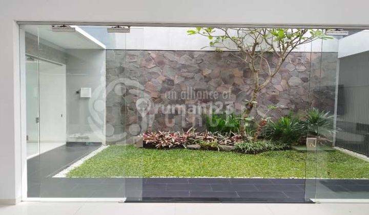  Luxury, Rumah Tinggal Sudah Semi Furnish Dikawasan Top Kota Baru Parahyangan, Bandung 2