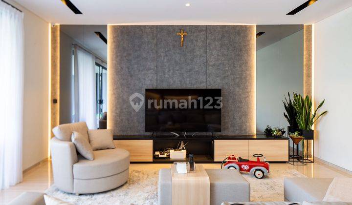 Turun Harga.. Luxury House Dengan View Dan Fasilitas Keren Di Kota Baru Parahyangan, Bandung 1