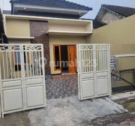 Rumah Pondok Manggala Wiyung Sby Rumah Pondok Manggala Wiyung Sby