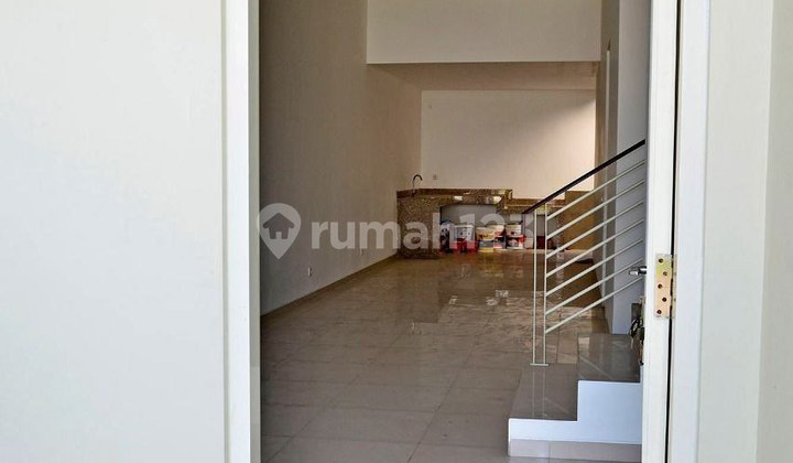 For Sale, Ready-to-Occupy House in Gayungsari, Surabaya 2