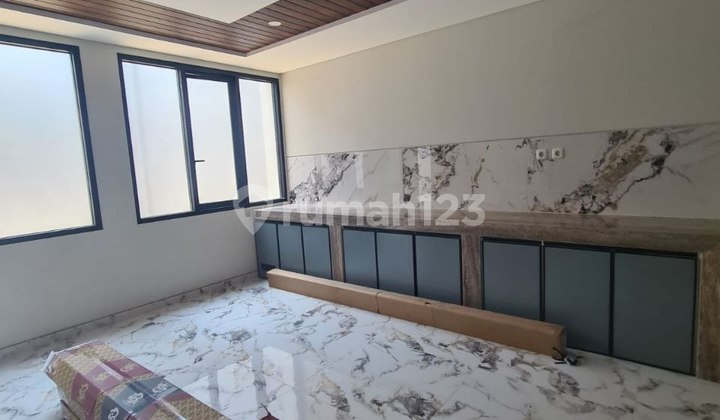 Rumah Baru Gress N Langka Di Babatan Pratama Wiyung Sby SHM 2