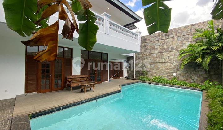 Disewakan Rumah 4Br Luas 600m2 Private Pool Strategis Unit, Permata Hijau Jakarta Selatan