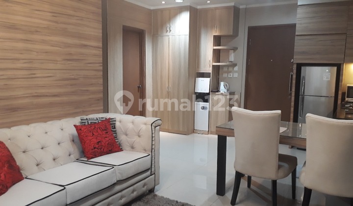 Quick Sale Sahid Sudirman Tanah Abang Apartment, 2 Bedrooms, 90 M2 Area, Good Condition.