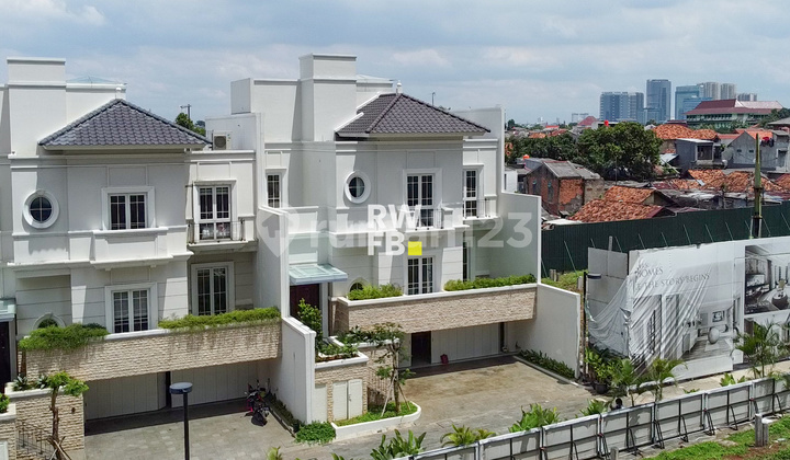 Rumah Elite Dalam Townhouse Mewah & Eksklusif di Gandaria