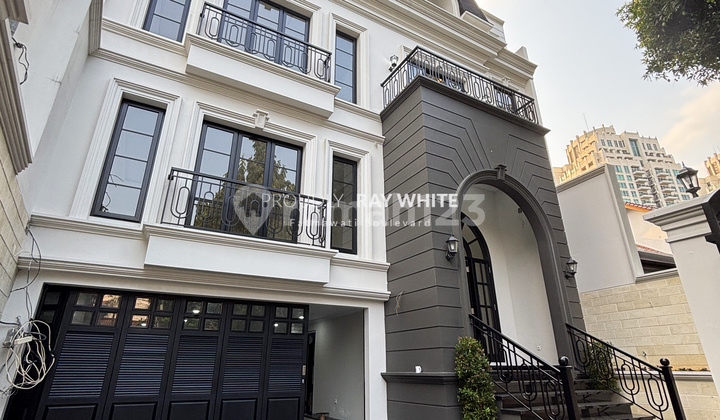 Rumah American Classic Brand New Dekat SCBD