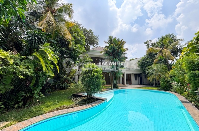 For Rent Two-story luxurious compound house at Cilandak 2