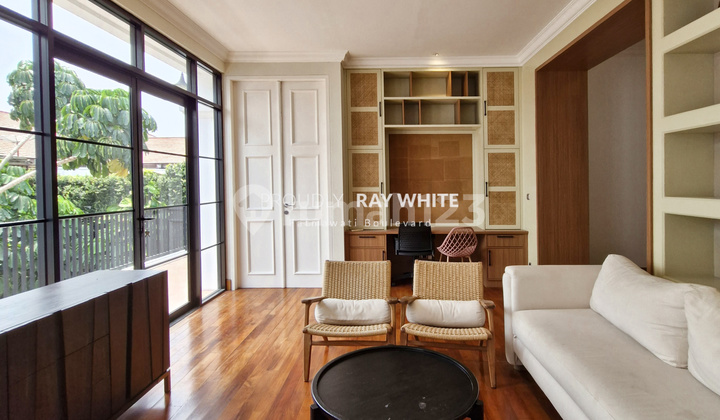 Modern American Style House in Premium Area Kebayoran Baru 2