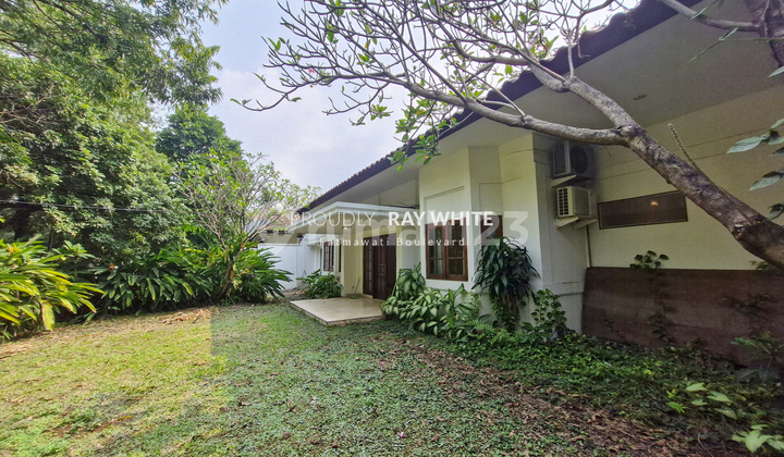 Ready-to-Live Home with Spacious Garden in Exclusive Kebayoran Baru Location, 3 Minutes to MRT Blok M