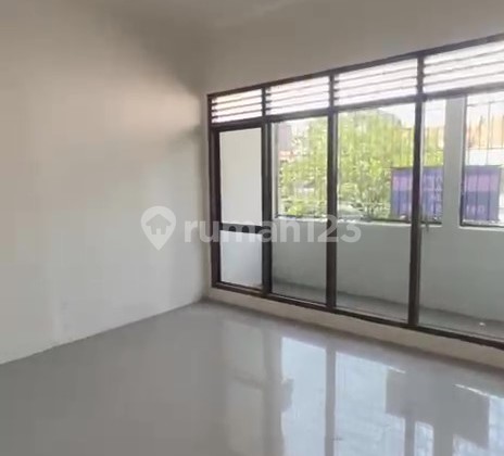 Ruko Murah dekat Jalan Besasr 109 m2 Mt Haryono, Semarang Selatan 2