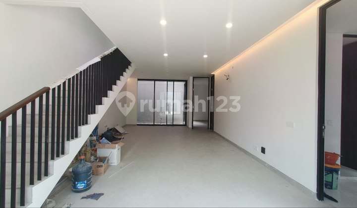 New Central Park Mulyosari House Price 3 Billion Surabaya 2