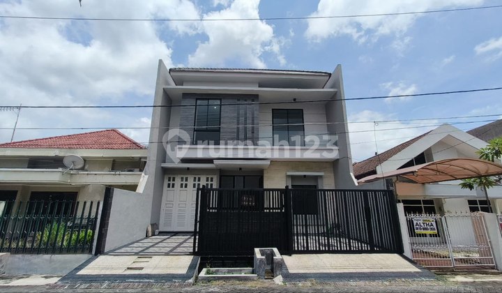 Rumah Baru Manyar Kertoadi Lebar 10 Surabaya Timur Rumah Baru Manyar Kertoadi Lebar 10 Surabaya Timur
