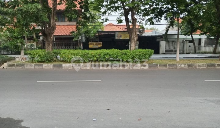 House in a Strategic Location, Gayung Sari, Double Way, Next to Indomaret, Surabaya. 2
