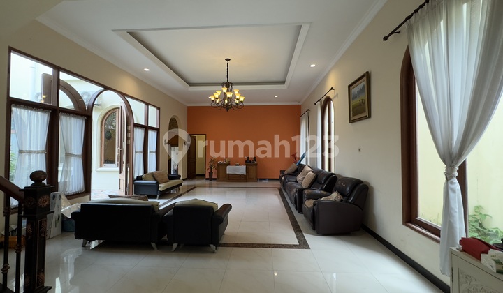 Rumah Mewah Full Furnish Bisa 10 Mobil Pakuwon City Surabaya  2