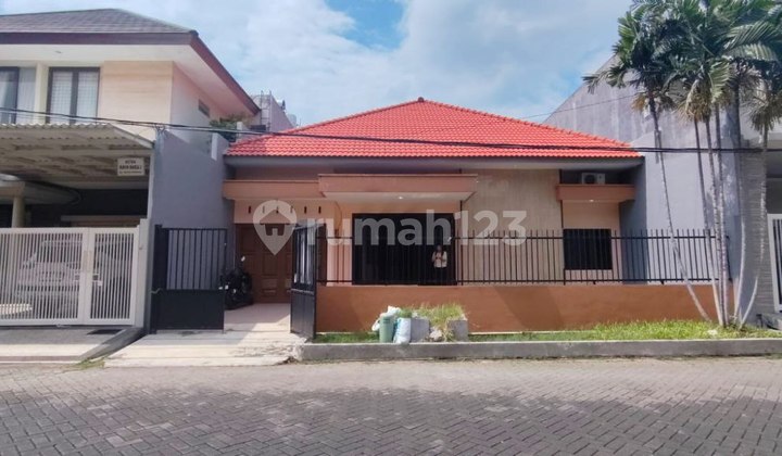 New House Manyar Tompotika 1 Floor Area 240 Car Row Street 12 East Surabaya