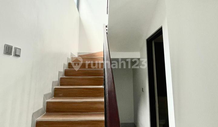 New House in Griya Loka BSD 2 Floors 2