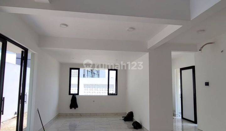 Rumah Megah 2 Lantai Di Citragrand Semarang Dijual Murah  2