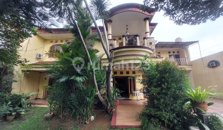 Rumah Besar dan Luas di Villa Pertiwi Depok Rumah Besar dan Luas di Villa Pertiwi Depok