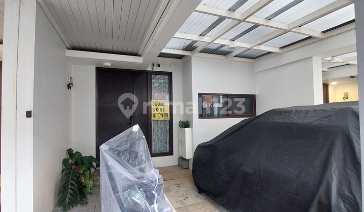 Exclusive and Modern Residential House in the Green Area of Cimanggis, Depok