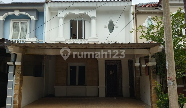 Ready-to-Occupy House in Raffless Hills, Cibubur 2