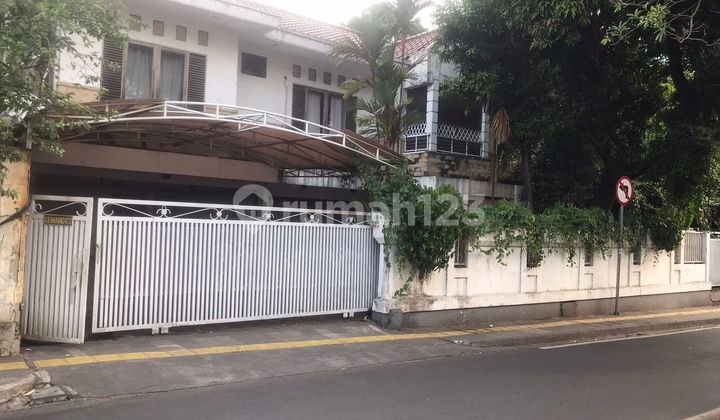 For Sale Premium House in Kemang Suitable for Commercial Use