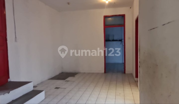 FOR SALE: READY-TO-OCCUPY SHOPHOUSE IN SAYAP SETIABUDI, BANDUNG 2