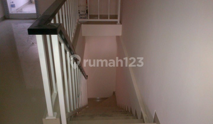 Rumah Dua Lantai di Perum Cijerah Bandung