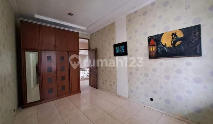 Rumah Besar Siap Huni Tengah Kota Area Turangga Buah Batu