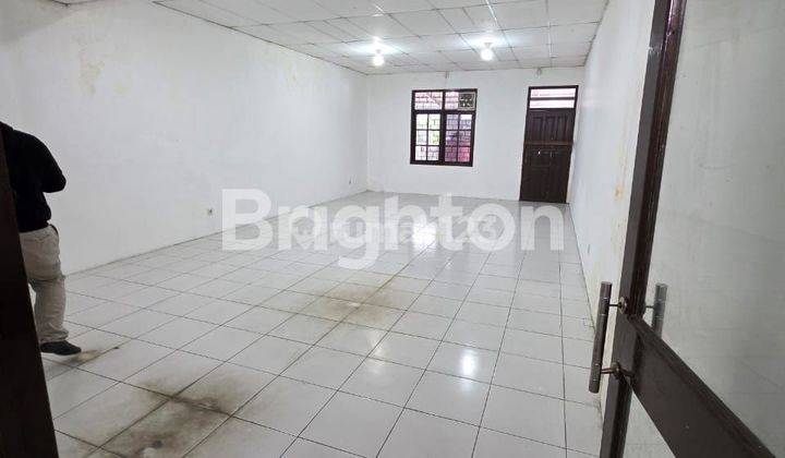 Ruko 3 Lantai Cocok untuk Kantor & Usaha