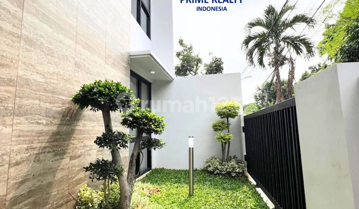 Dijual Rumah Mewah 2 Lantai di Graha Raya Bintaro Jaya 2