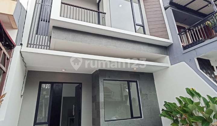 For Sale House in Cluster at Graha Raya Bintaro Strategic Location
