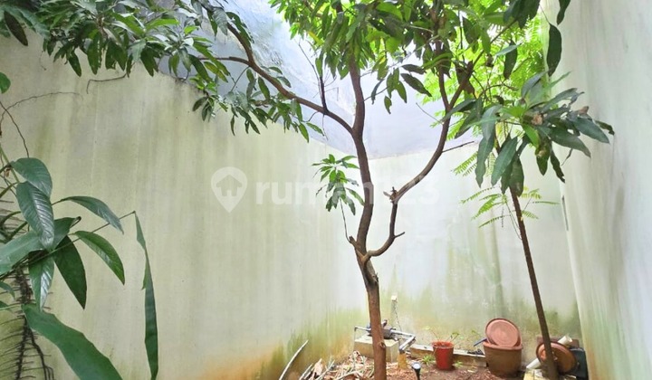 Rumah Full Furnished 2 Lantai Siap Huni Dalam Cluster Pinggir Jalan Anti Masuk Gang. Lokasi Strategis Dekat ke Stasiun Sudimara 2