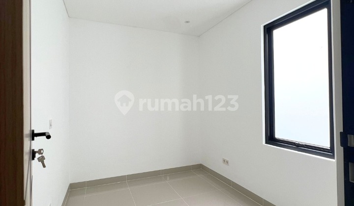 Rumah 3 Lantai di Graha Raya Bintaro 2