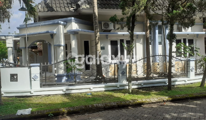 rumah hunian di komplek perumahan lowokwaru