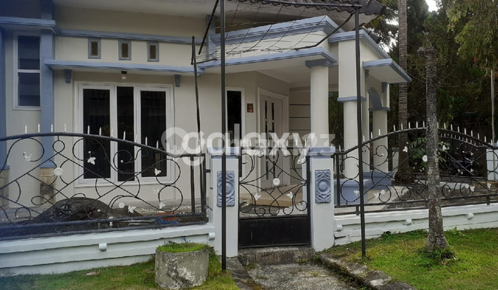 Residential house in the Lowokwaru housing complex. 2