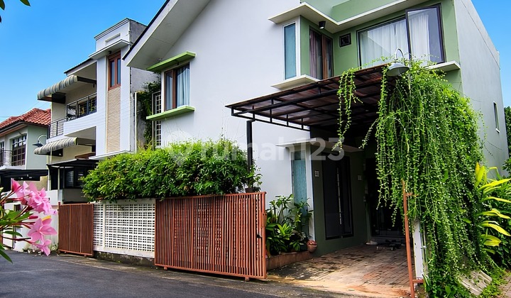 Ready-to-Occupy House in Pondok Ranji