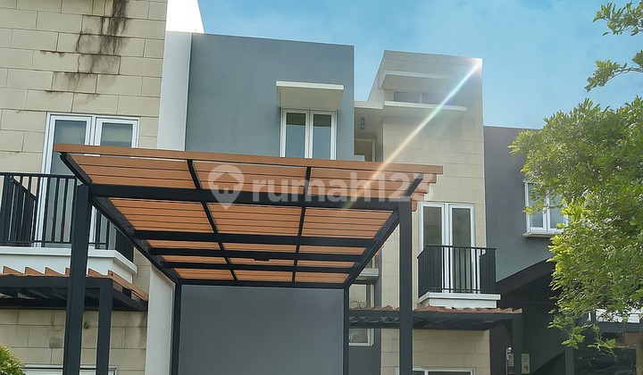 rumah siap huni di Kebayoran Piazza, Bintaro
