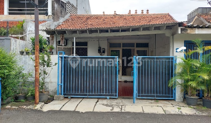 Rumah Tua Lokasi Strategis di Pusat Kota di Komplek PLN Senayan Jakarta Rumah Tua Lokasi Strategis di Pusat Kota di Komplek PLN Senayan Jakarta