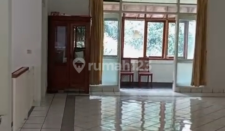 Downslope View House, Kiputih Forest, Ciumbuleuit, North Bandung