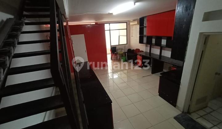 Ruko Siap Pakai SHM di Kawasan Apartemen Gateway Cicadas Bandung