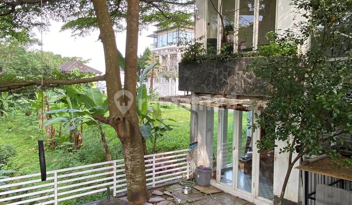 Rumah View Lapangan Golf Cigadung Bandung