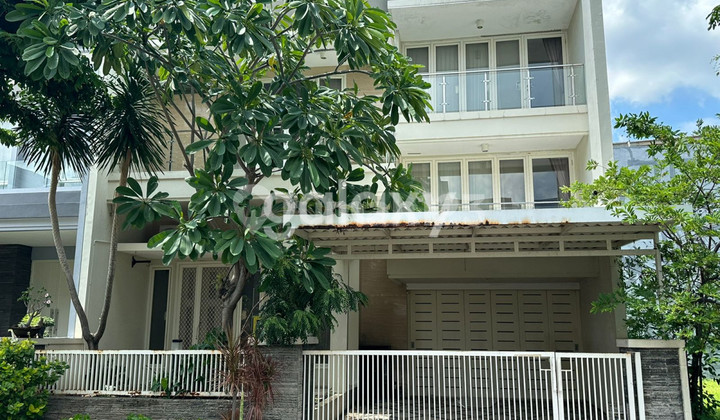 RUMAH DI PAKUWON CITY model split level minimalis